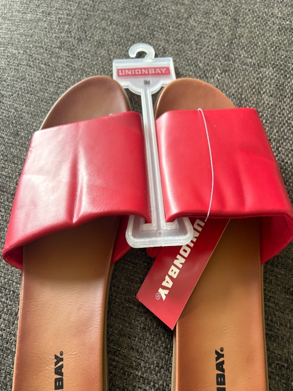 NWT Unionbay Women’s Flat Sandals Red - size 9